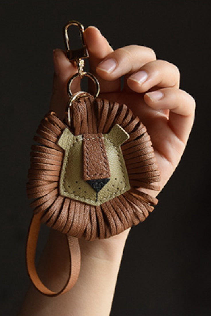 LEO CHARM