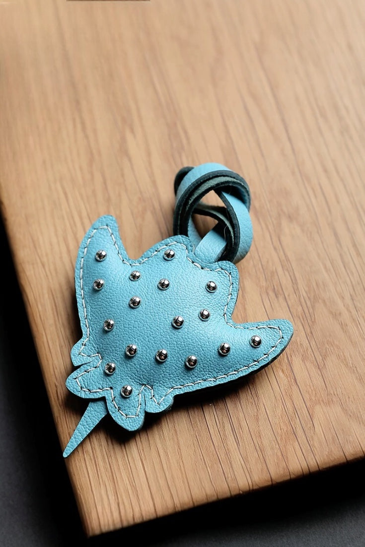 MANTA RAYS CHARM