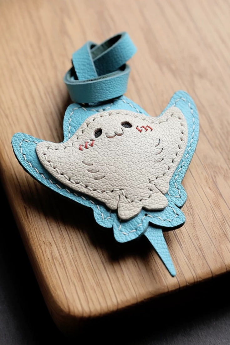 MANTA RAYS CHARM