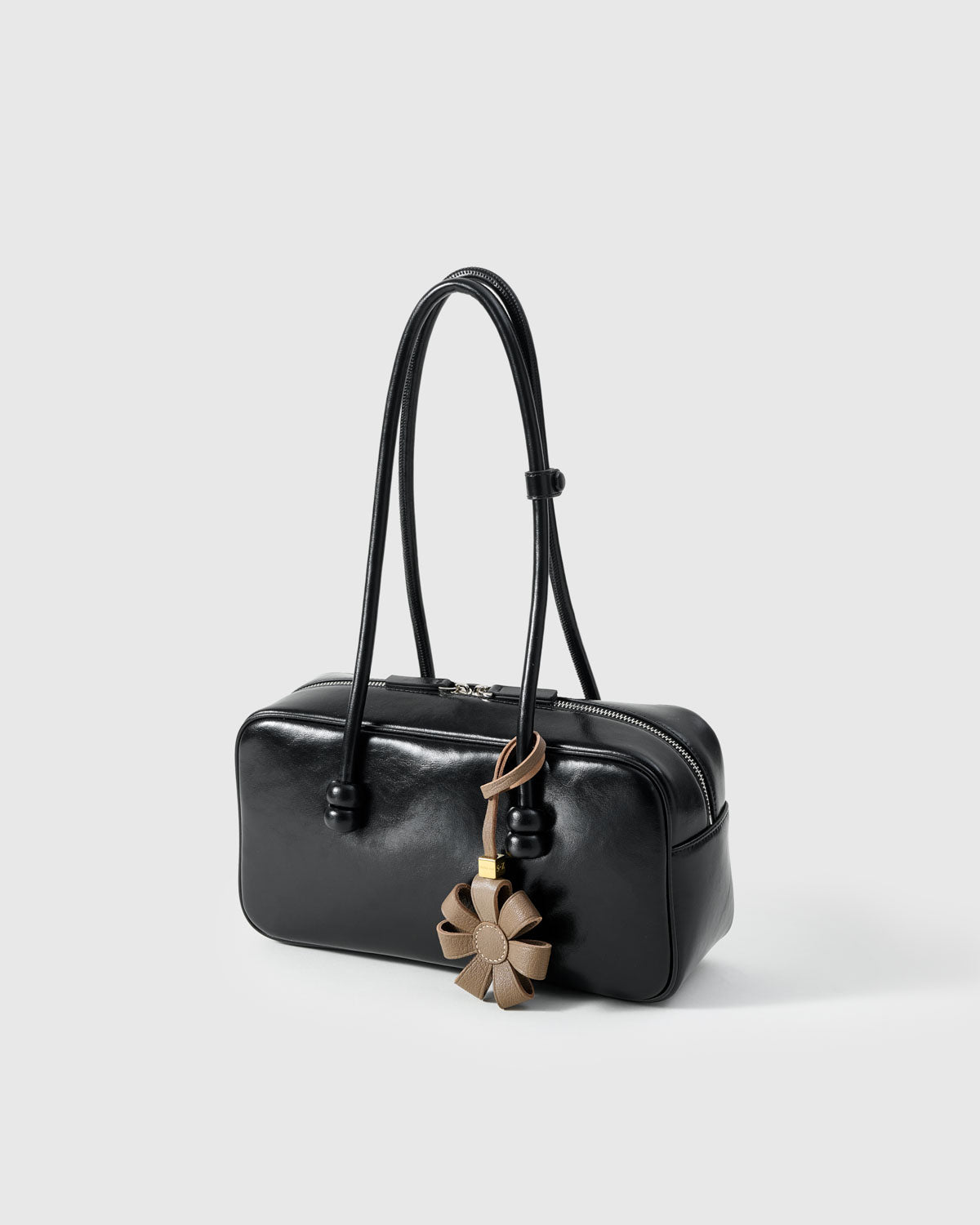 DAISY BAG CHARM