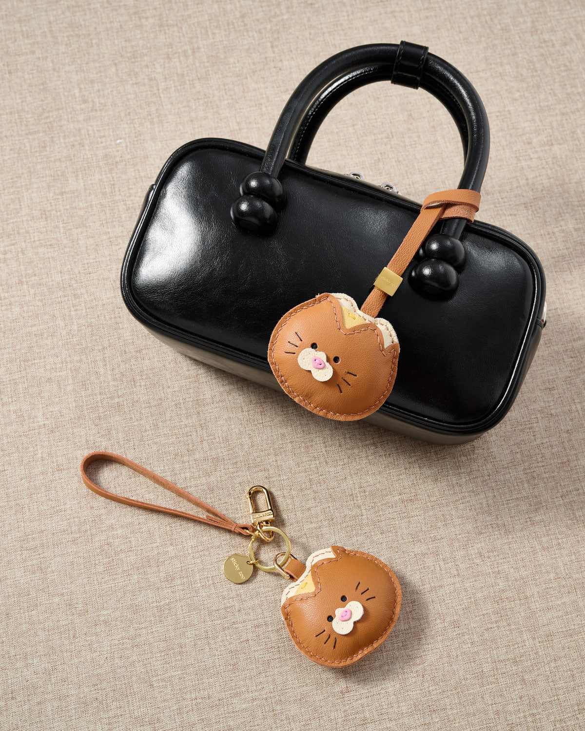 BREAD KITTY CHARM