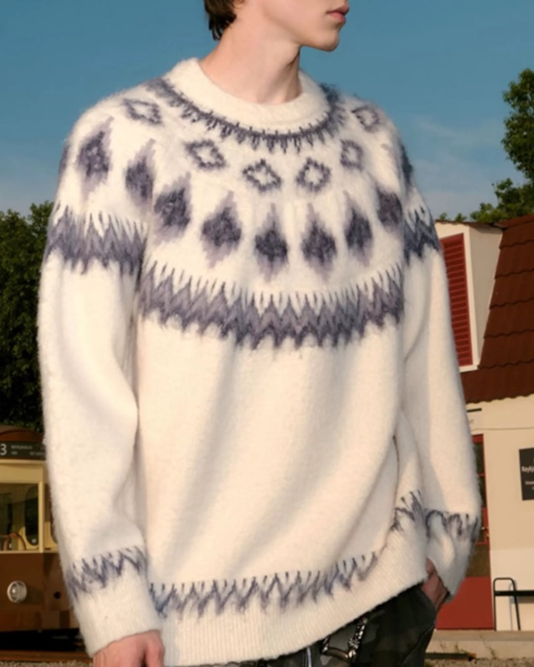 HOLINA SWEATER