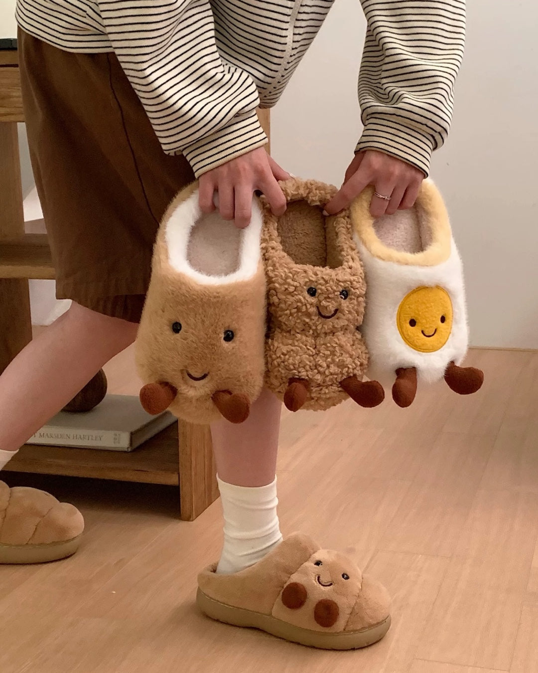 CROISSANT SLIPPERS