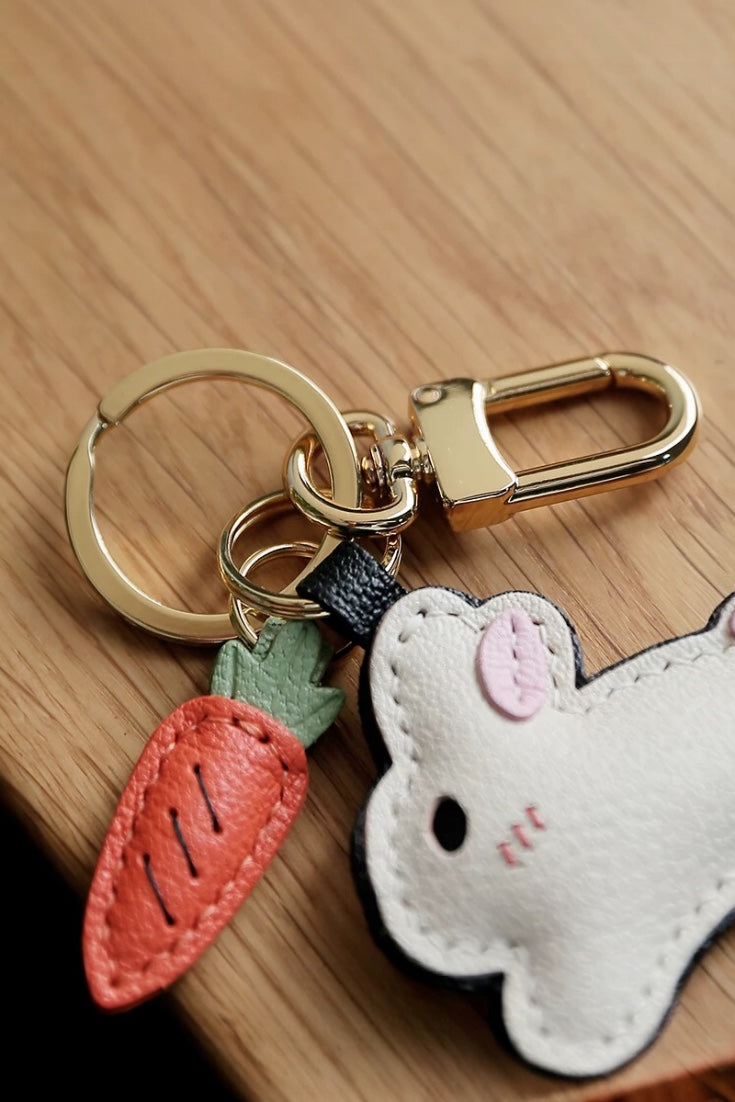 RABBIT WITH CARROT CHARM